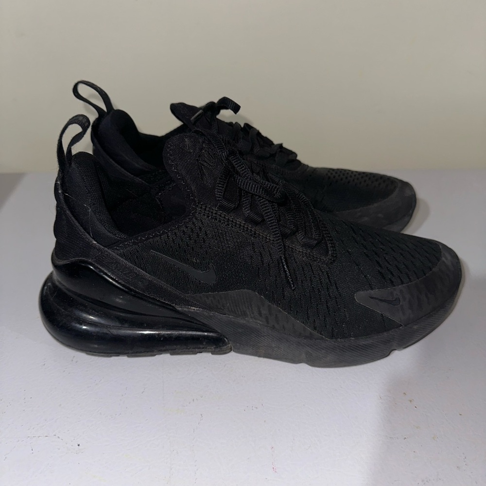Women’s Nike Air Max 270 Size 10